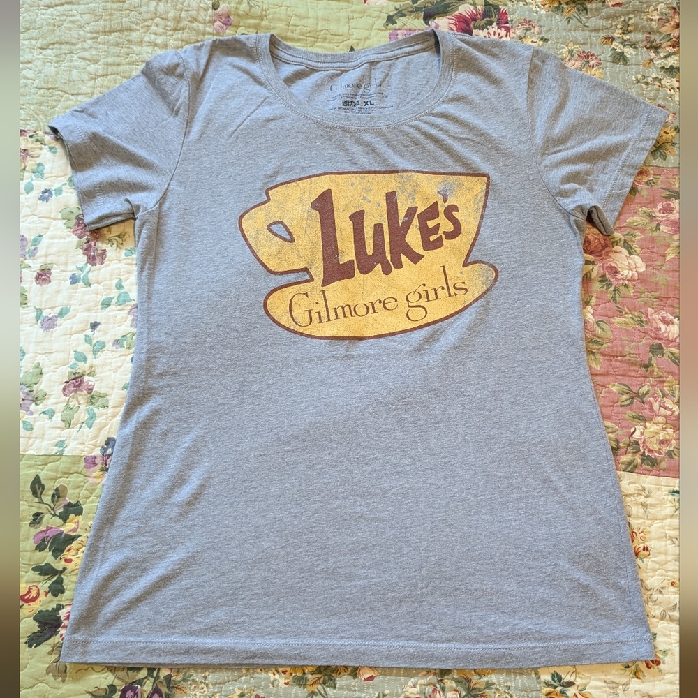 Luke's Gilmore Girls Grey T-shirt shrunk